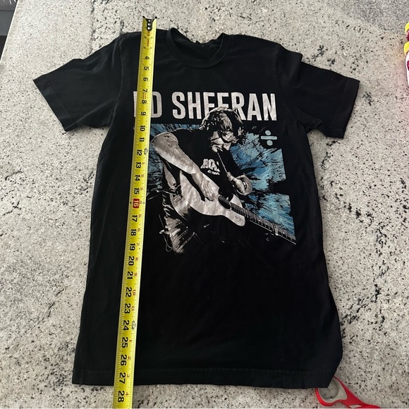 Black and Blue Short Sleeve Tee‎ - Picture 2 of 4